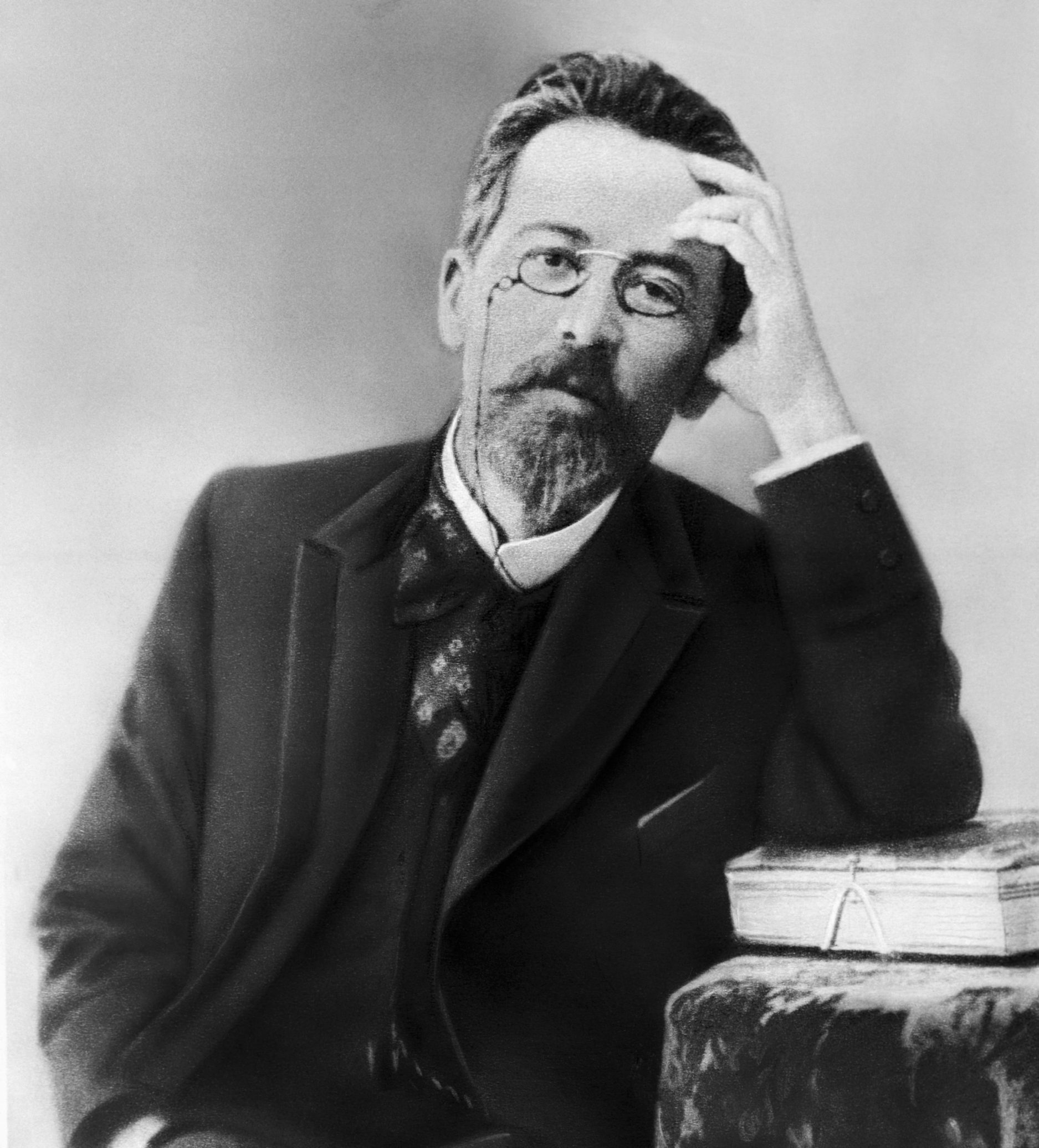 Тематика творчества чехова. Чехов. В какой семье родился а п чехова. Чехов какой он был. В каком городе родился чехов.